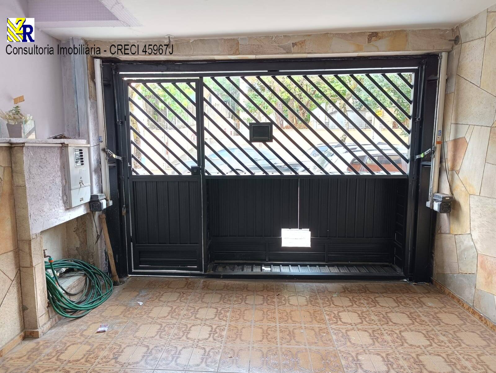 Sobrado à venda e aluguel com 2 quartos, 210m² - Foto 4